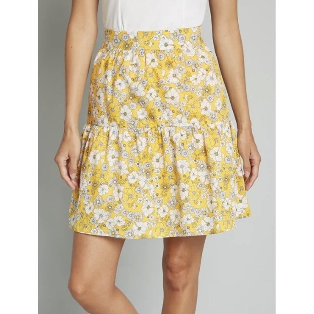 ModCloth Spring Yellow Floral tiered 100% Cotton Skirt w/pockets Womens size 8‎